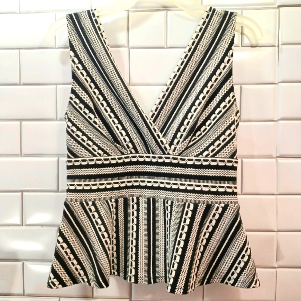 Anthropologie Vanessa Virginia Sleeves Top Small Lightweight Textured Excellent